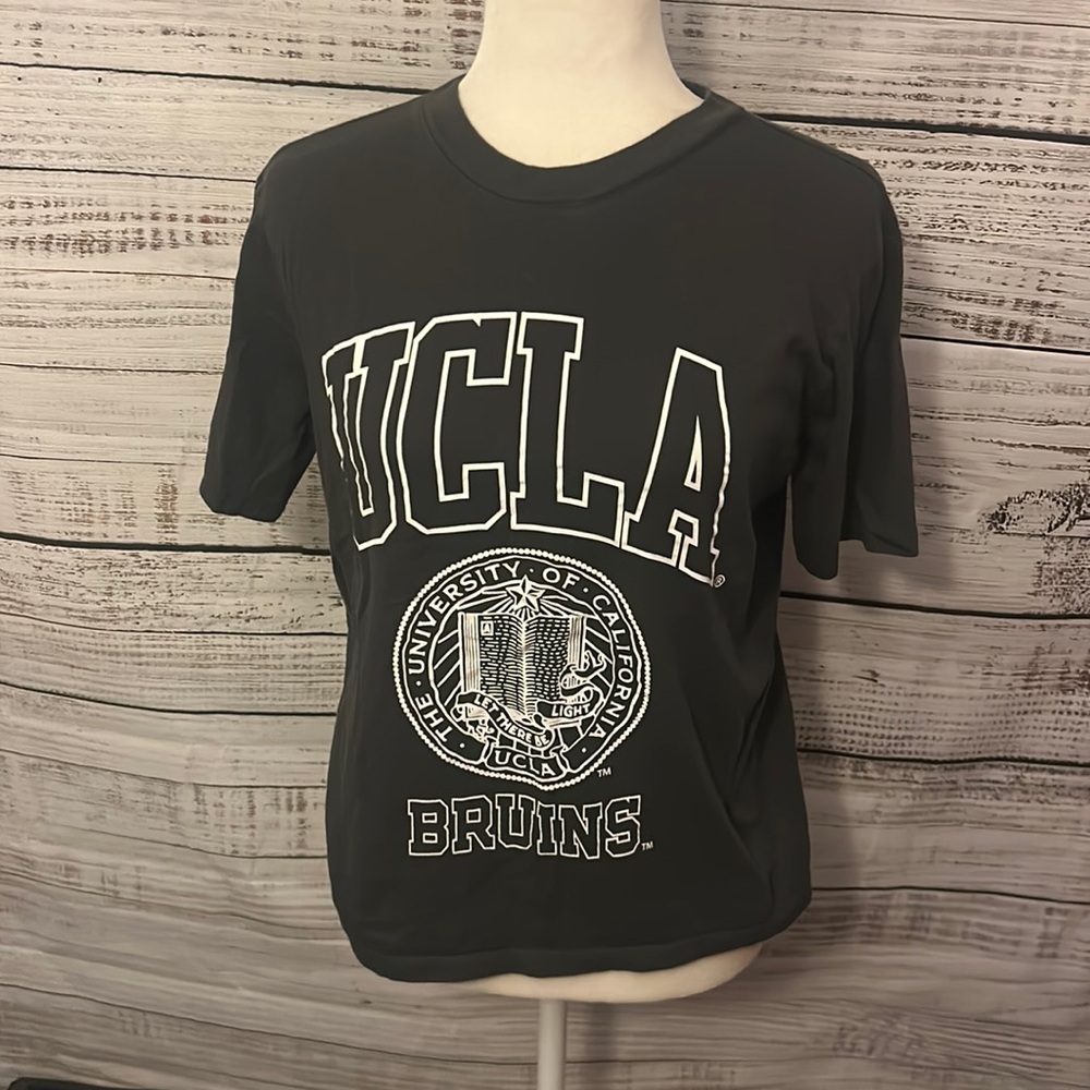 Women UCLA Bruins shirt size medium